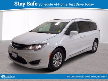 Used 2018 Chrysler Pacifica Touring L FWD Stock: GT2675A